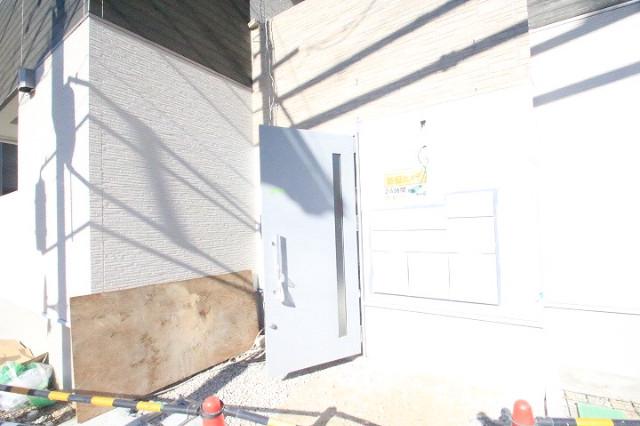 24/30 エントランス