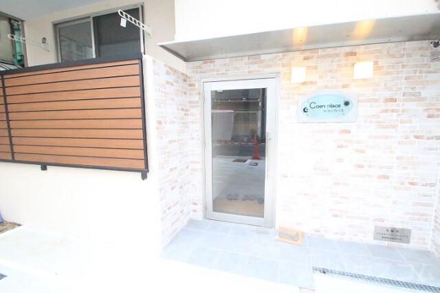 24/30 エントランス