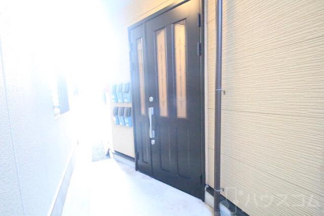 24/30 エントランス