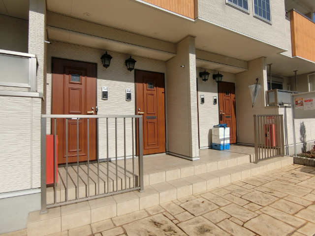 27/30 エントランス