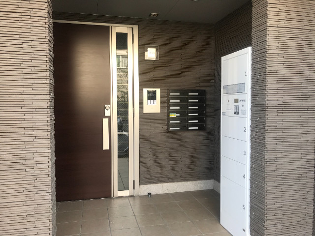 2/5 エントランス