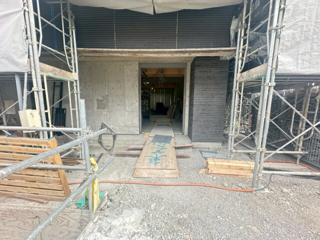 24/30 エントランス