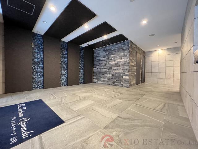 27/30 エントランス