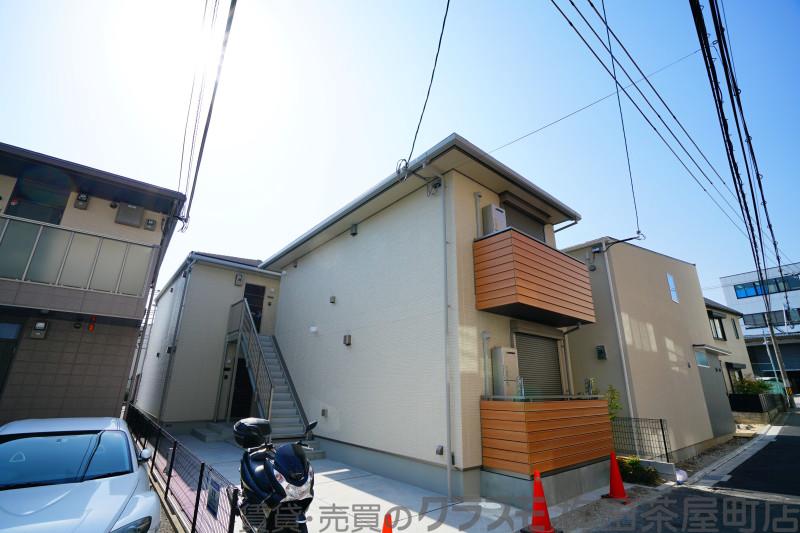 23/30 エントランス