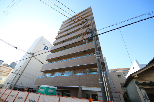 27/30 エントランス