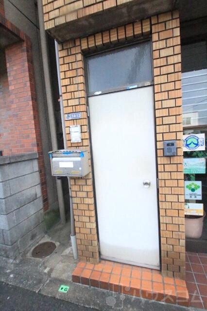 24/30 エントランス