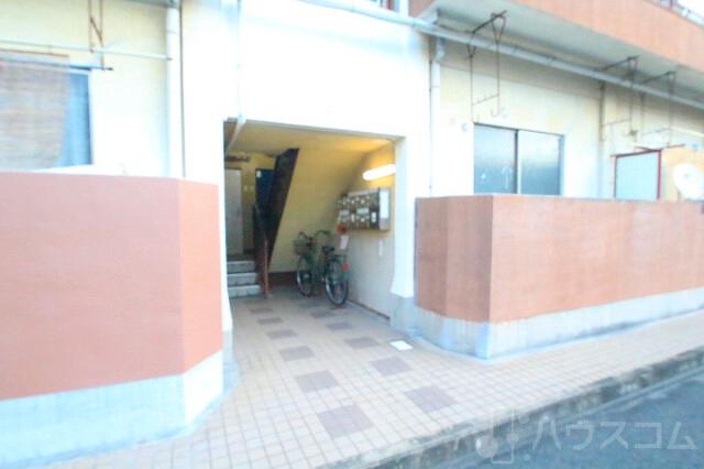 26/30 エントランス