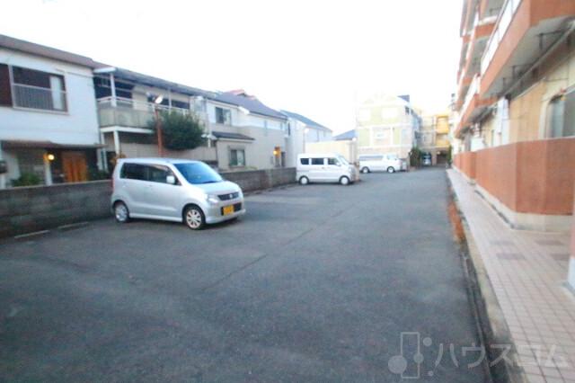 26/30 駐車場