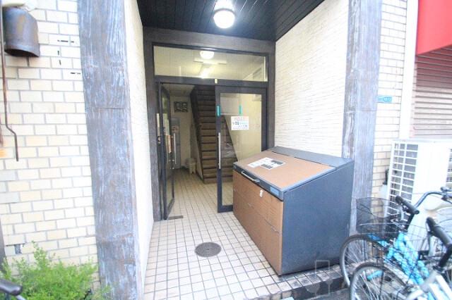 25/30 エントランス