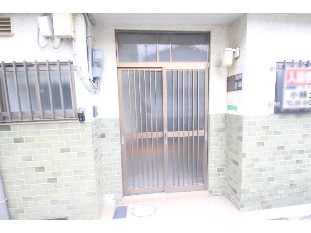 26/30 エントランス