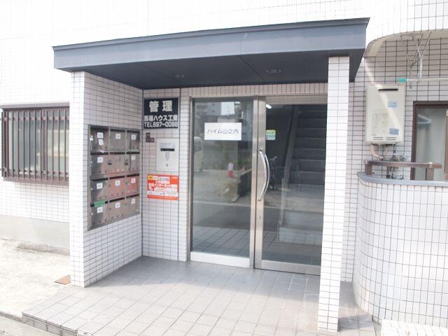 25/30 エントランス