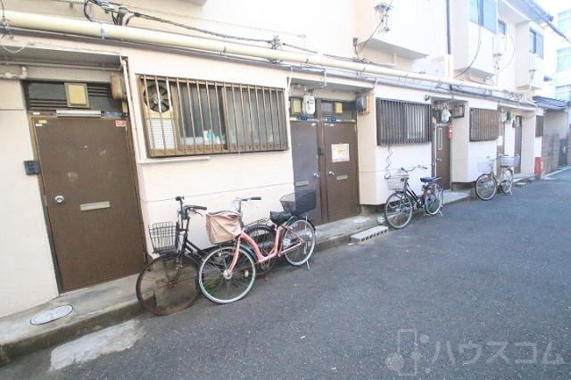 23/30 エントランス