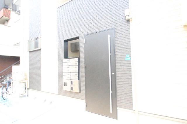 28/30 エントランス