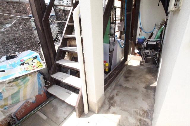 22/30 エントランス