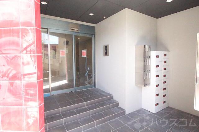 28/30 エントランス