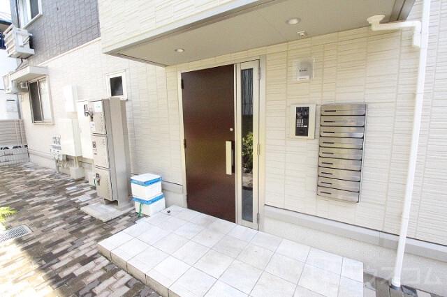 2/5 エントランス