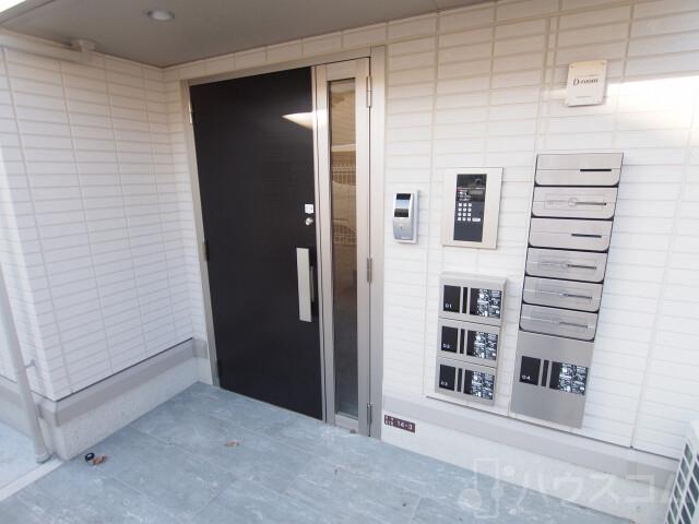 28/30 エントランス