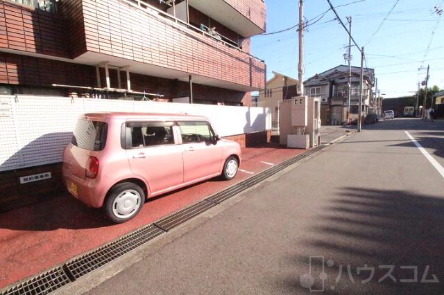 26/30 駐車場