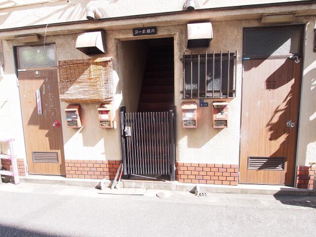 24/30 エントランス