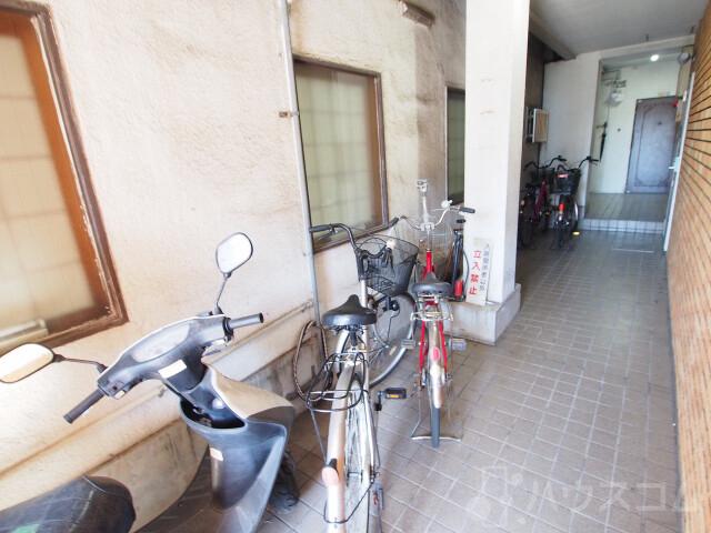 25/30 エントランス