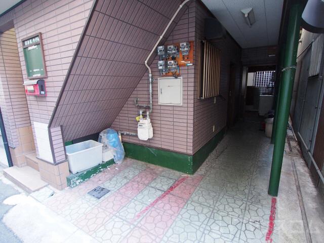 20/30 エントランス