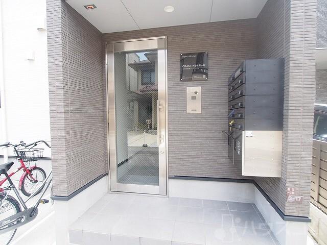 28/30 エントランス