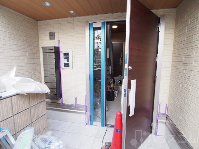 27/30 エントランス