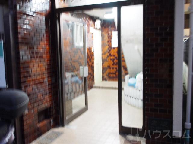 22/30 エントランス