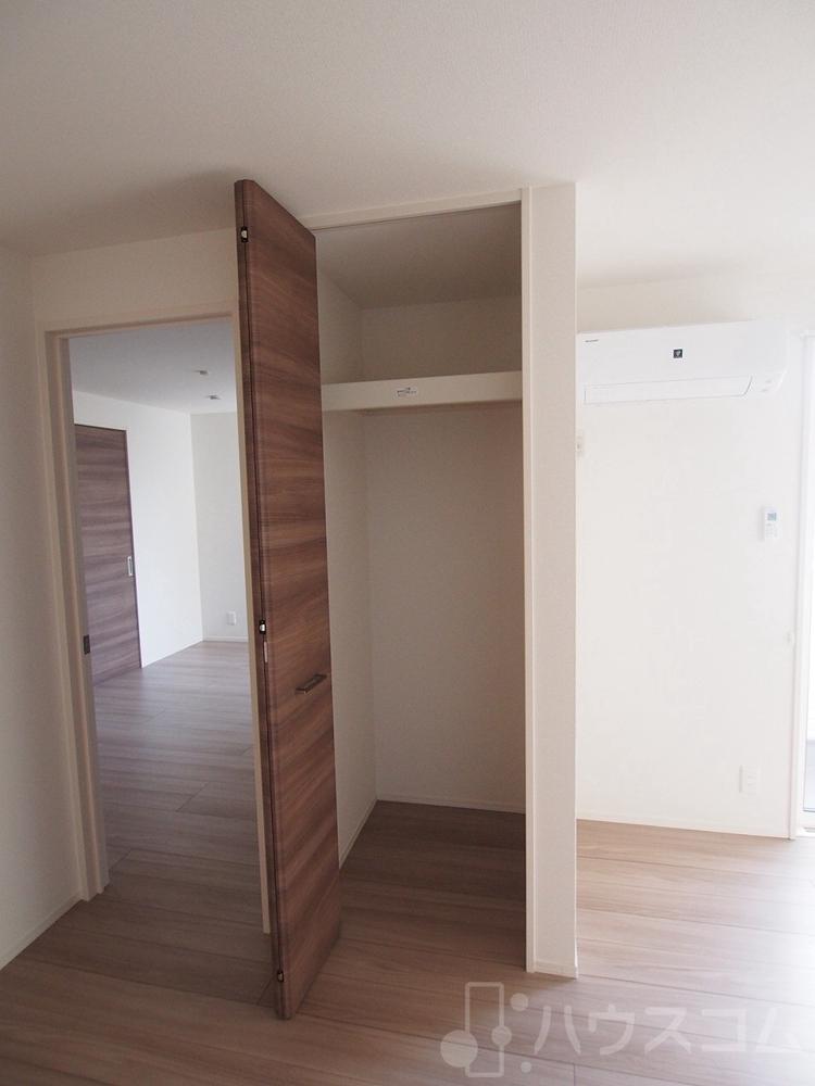 28/30 エントランス