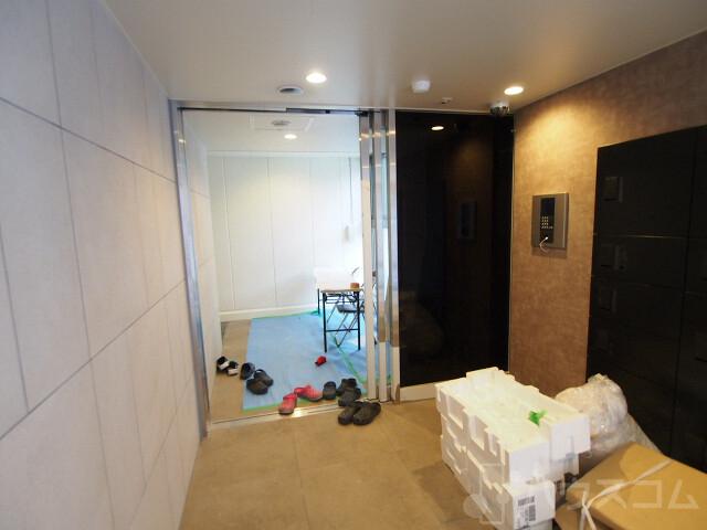 26/30 エントランス