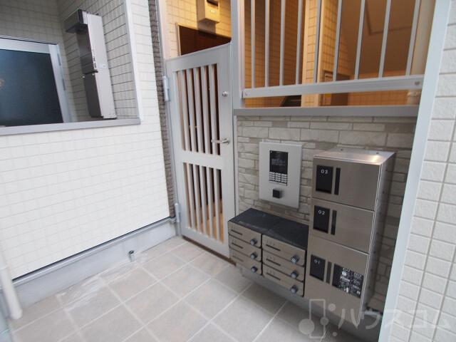 28/30 エントランス