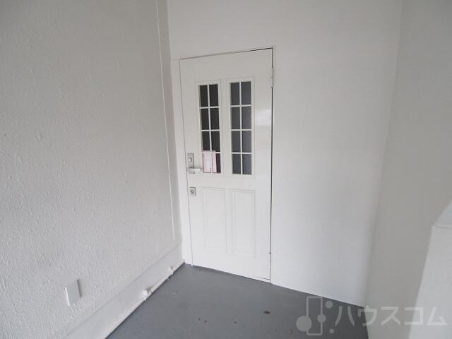 23/30 エントランス