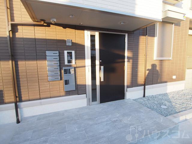 26/30 エントランス