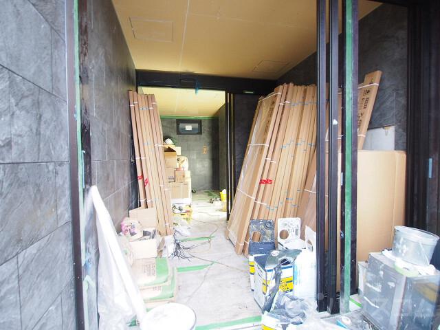 27/30 エントランス