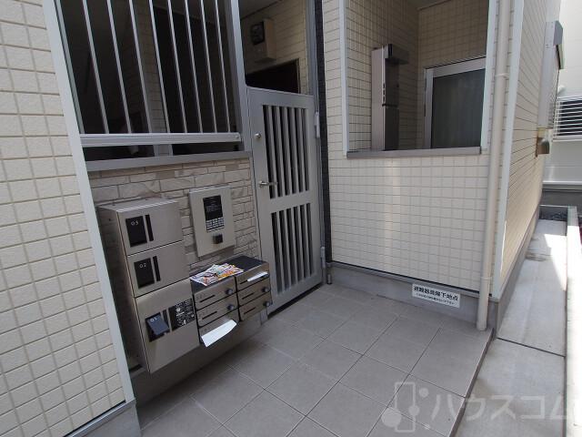 28/30 エントランス