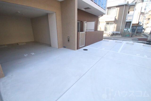 28/30 駐車場