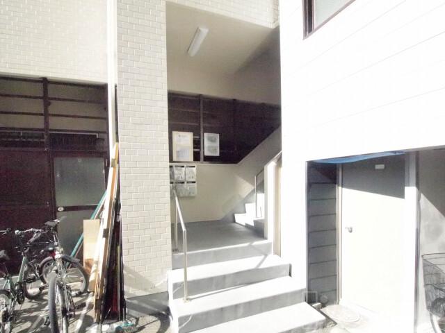 25/30 エントランス