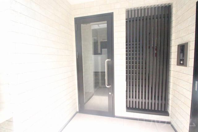 25/30 エントランス