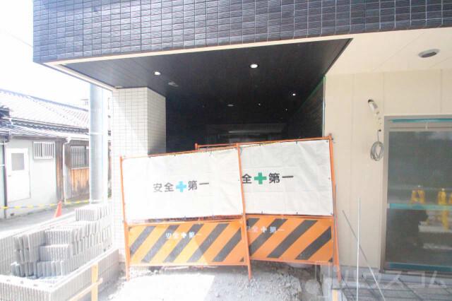 21/30 エントランス