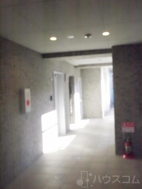 28/30 エントランス