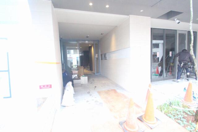 28/30 エントランス