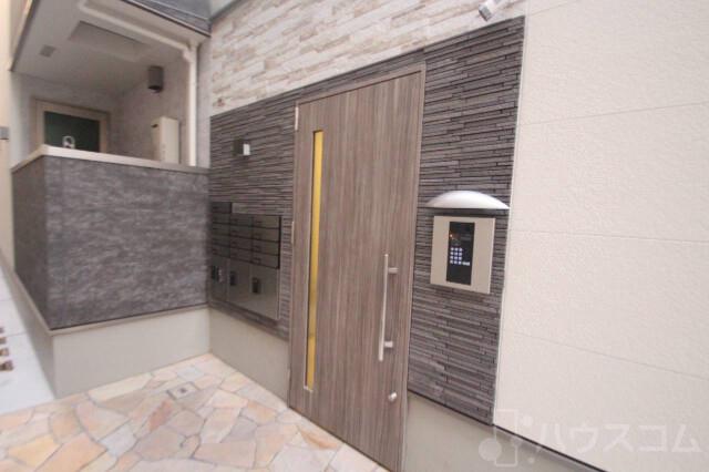 26/30 エントランス