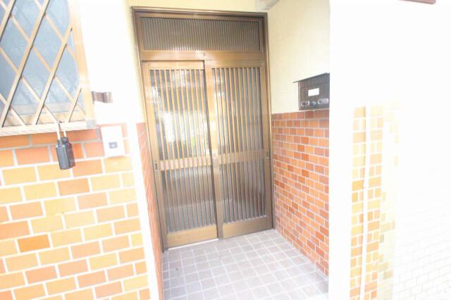 25/30 エントランス