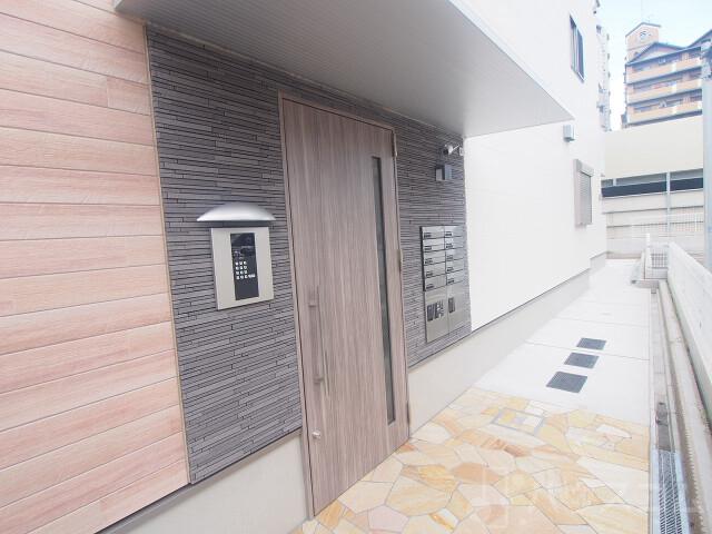 26/30 エントランス