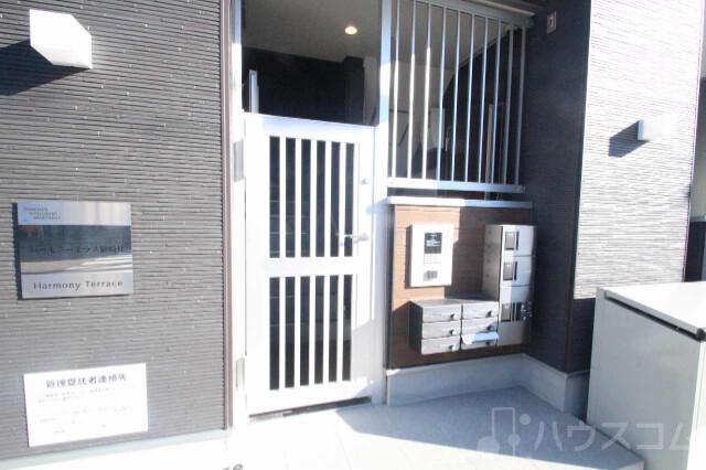 28/30 エントランス