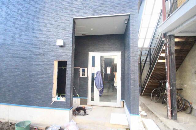 25/30 エントランス