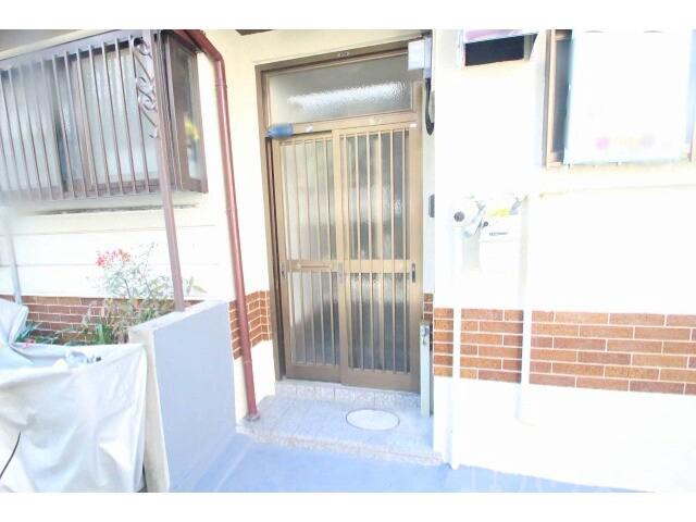 25/30 エントランス