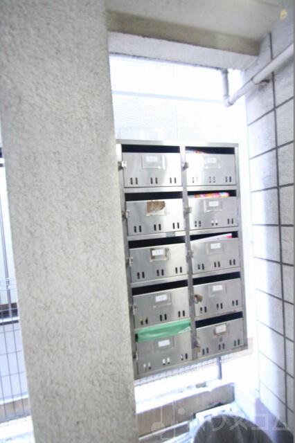 24/30 エントランス