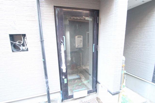 22/30 エントランス