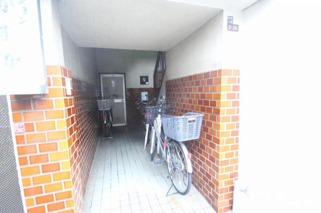 21/30 エントランス